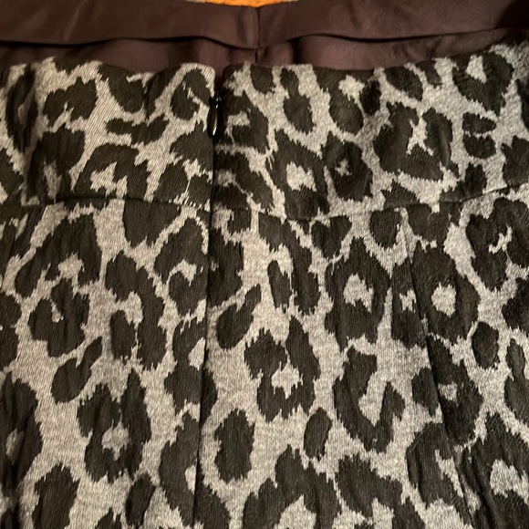 Ann Taylor black/grey leprosariums print skirt sz 12P - Picture 5 of 5